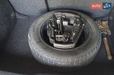 Хетчбек Volkswagen Golf 2003 в 