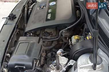 Хетчбек Volkswagen Golf 2003 в 