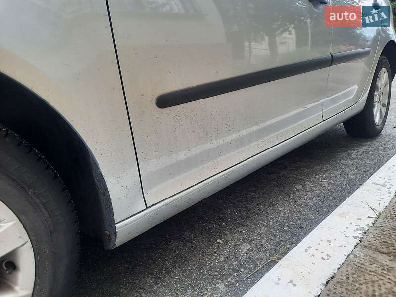 Хэтчбек Volkswagen Golf 2009 в Киеве