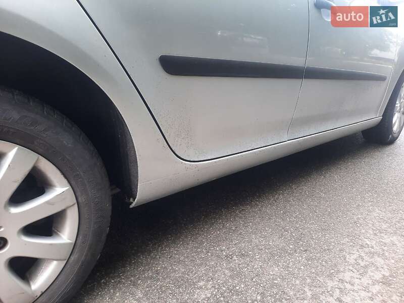 Хэтчбек Volkswagen Golf 2009 в Киеве