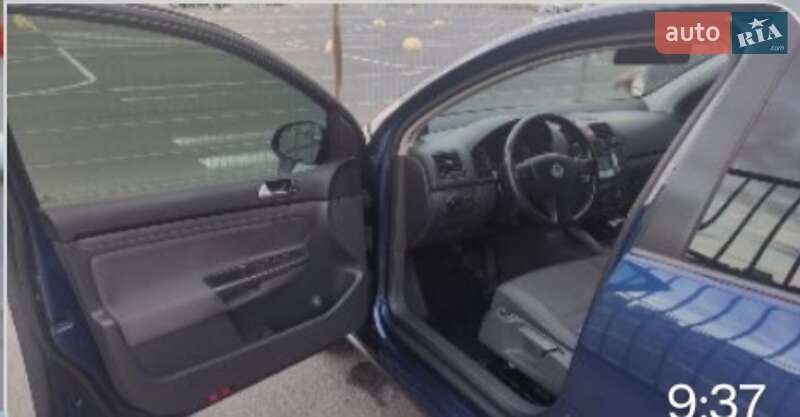 Хэтчбек Volkswagen Golf 2006 в Лохвице