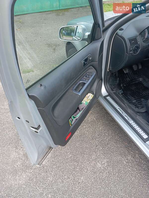 Универсал Volkswagen Golf 2004 в Яготине