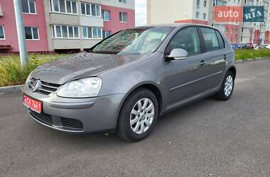 Хетчбек Volkswagen Golf 2005 в Вінниці