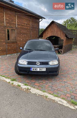 Хетчбек Volkswagen Golf 1999 в Березному