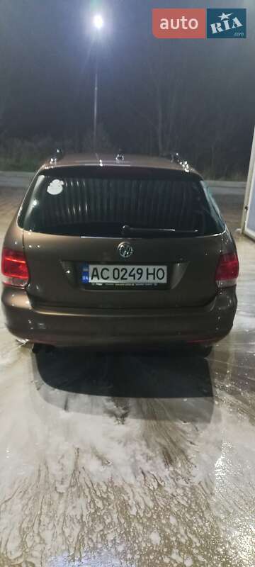 Універсал Volkswagen Golf 2011 в Луцьку