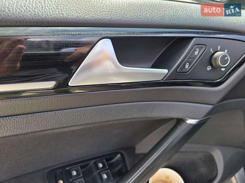 Хэтчбек Volkswagen Golf 2017 в Мукачево