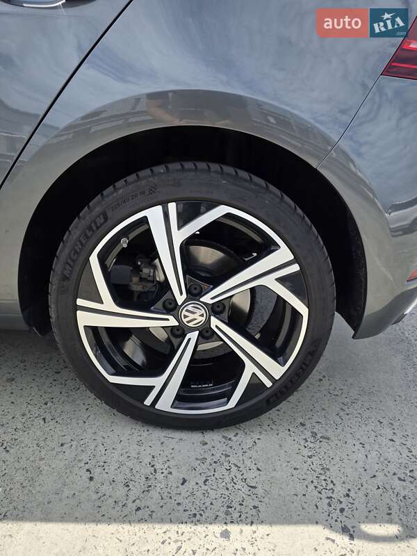 Хэтчбек Volkswagen Golf 2017 в Мукачево