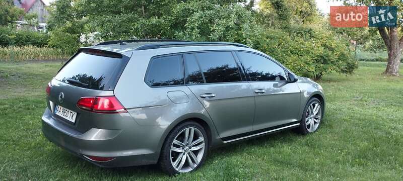 Универсал Volkswagen Golf 2014 в Вишневом