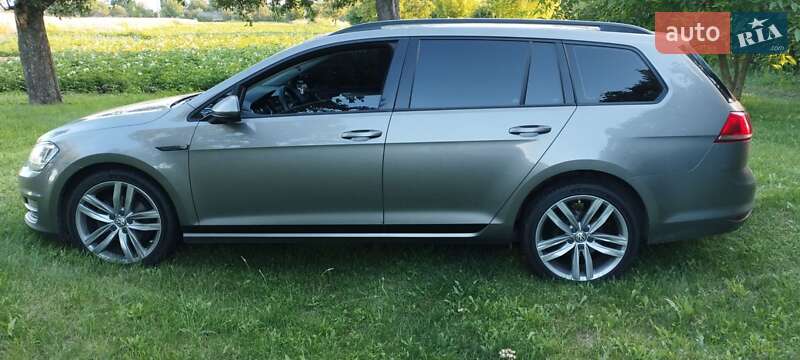 Универсал Volkswagen Golf 2014 в Вишневом