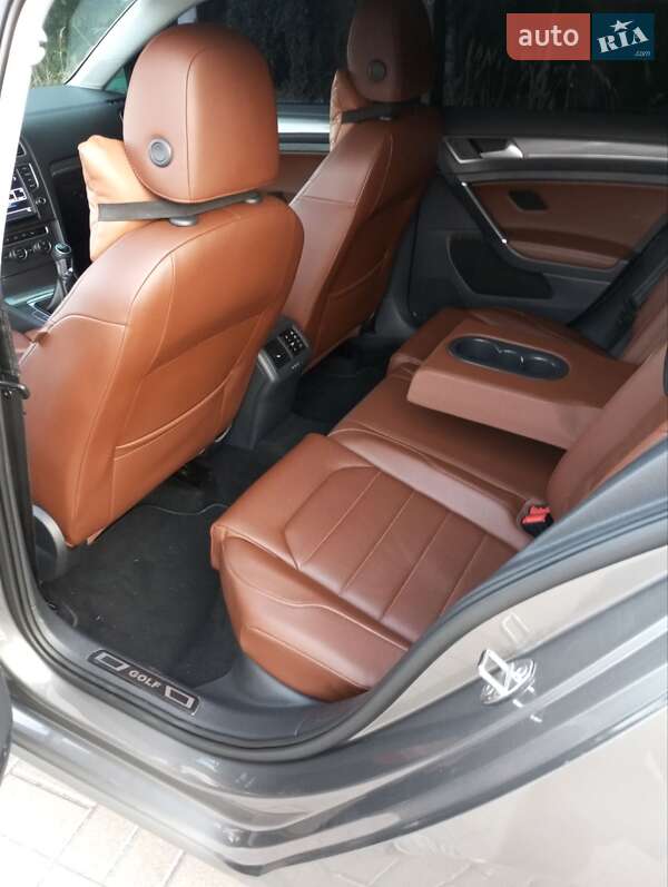 Универсал Volkswagen Golf 2014 в Вишневом