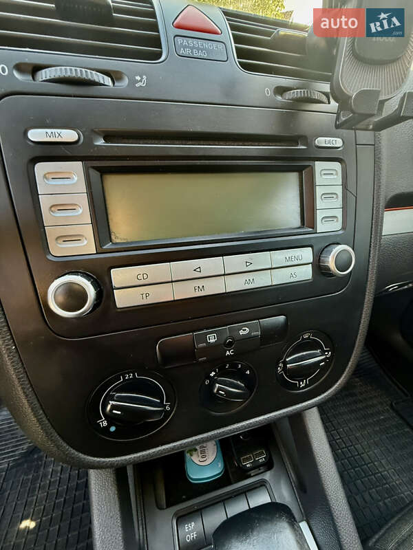 Хетчбек Volkswagen Golf 2006 в Славуті