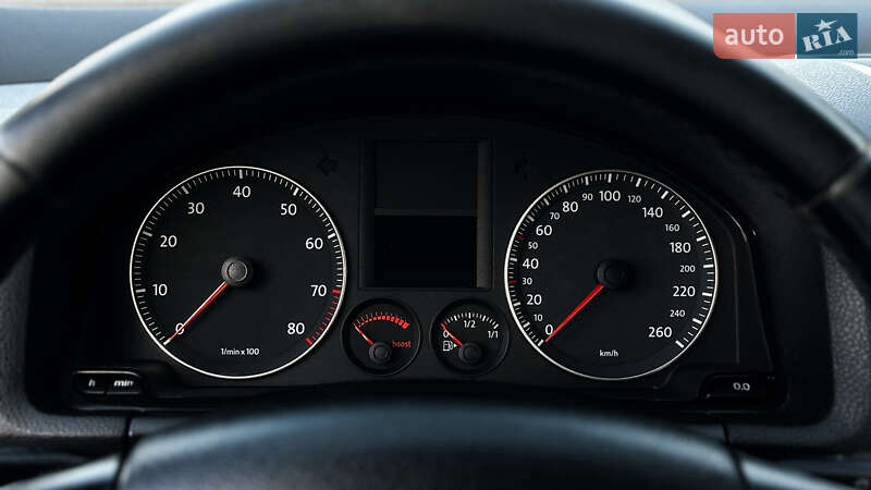 Хетчбек Volkswagen Golf 2007 в Дубні