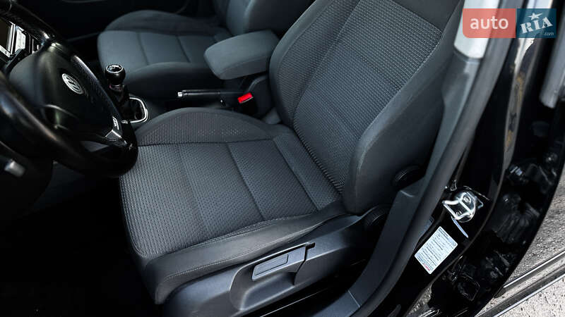 Хетчбек Volkswagen Golf 2007 в Дубні