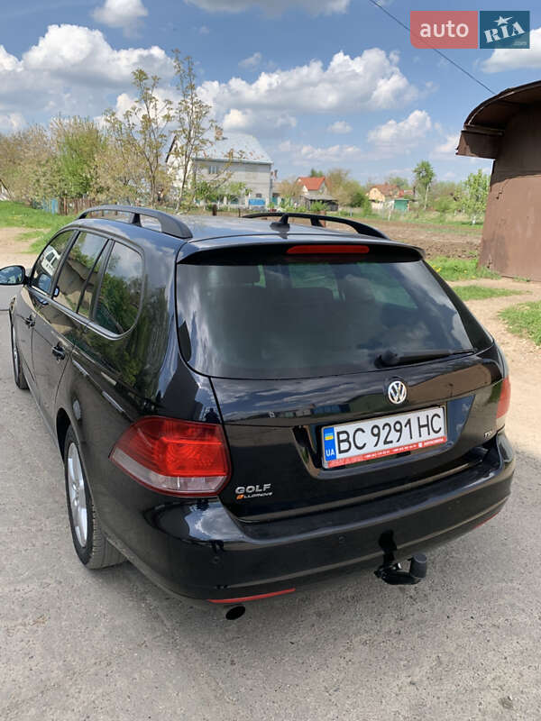 Універсал Volkswagen Golf 2013 в Самборі