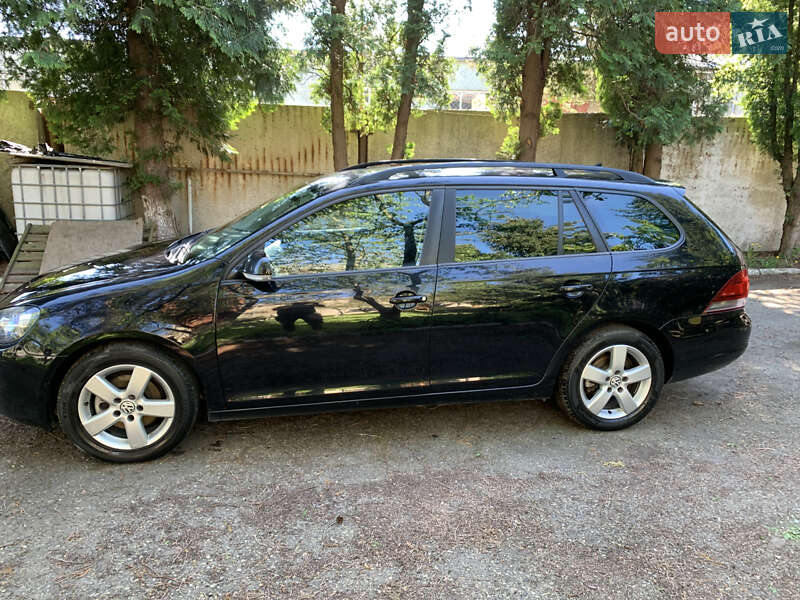 Універсал Volkswagen Golf 2013 в Самборі