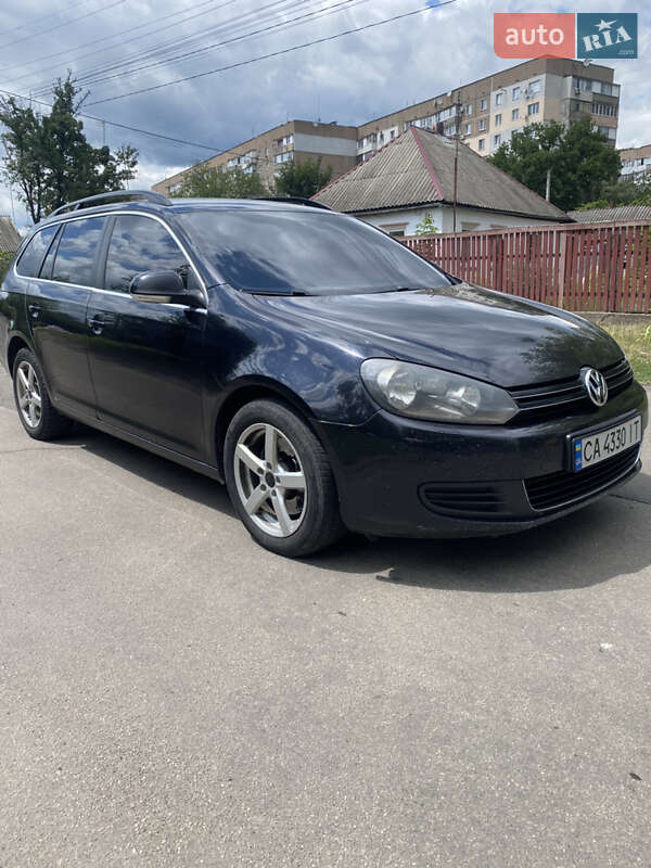 Універсал Volkswagen Golf 2011 в Дніпрі