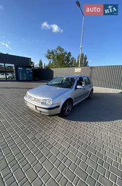 Хэтчбек Volkswagen Golf 2002 в Кропивницком