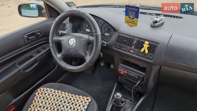 Универсал Volkswagen Golf 2001 в Киеве