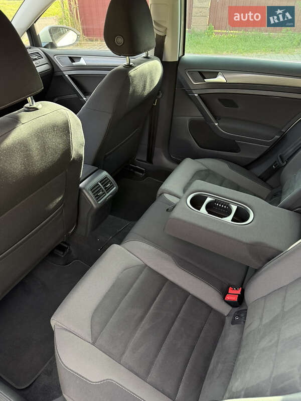Універсал Volkswagen Golf 2018 в Луцьку