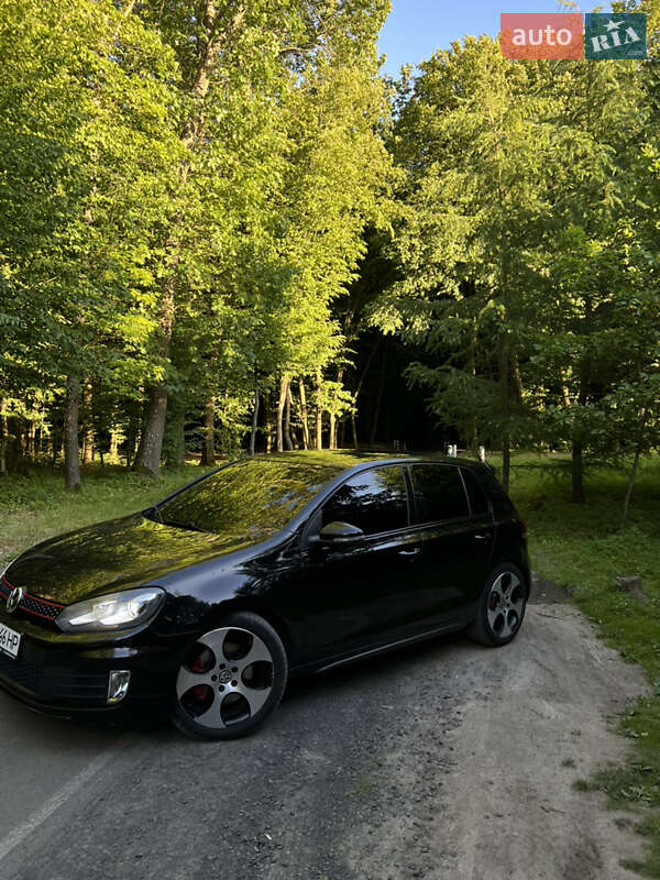Хетчбек Volkswagen Golf 2009 в Луцьку