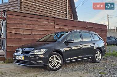 Універсал Volkswagen Golf 2017 в Шепетівці