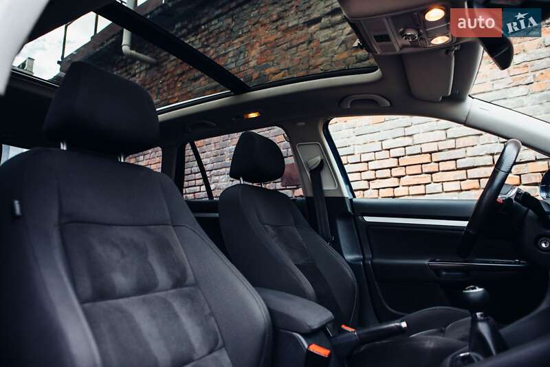 Універсал Volkswagen Golf 2011 в Вінниці