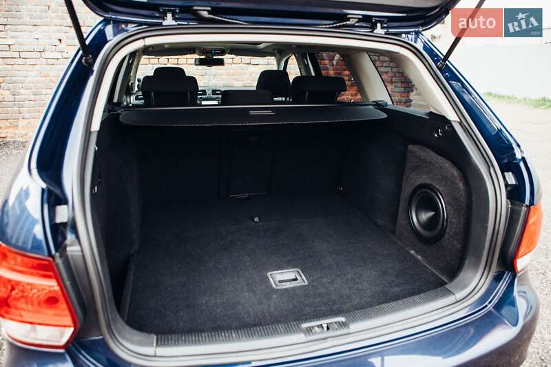 Універсал Volkswagen Golf 2011 в Вінниці