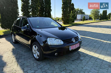 Хетчбек Volkswagen Golf 2008 в Дубні