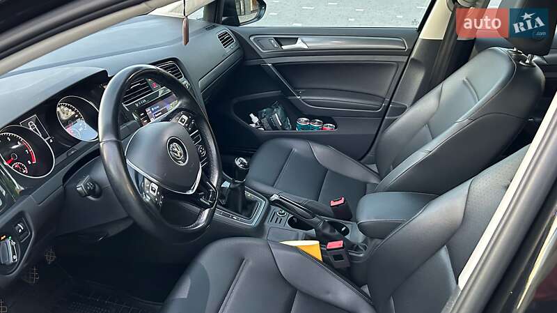 Універсал Volkswagen Golf 2018 в Кропивницькому