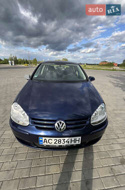 Хетчбек Volkswagen Golf 2005 в Шептицькому