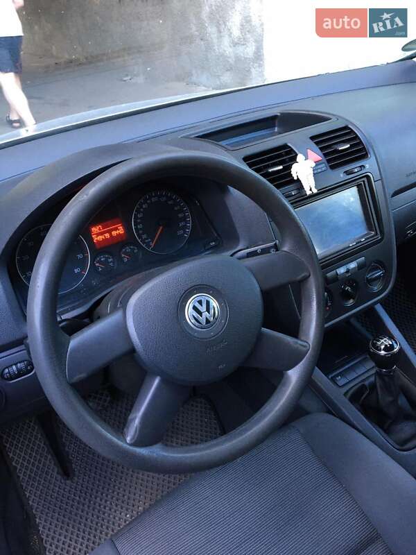 Хэтчбек Volkswagen Golf 2004 в Белой Церкви