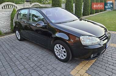 Хетчбек Volkswagen Golf 2005 в Луцьку