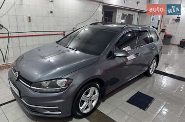 Універсал Volkswagen Golf 2018 в Києві