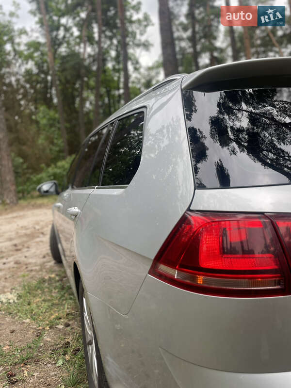 Универсал Volkswagen Golf 2014 в Василькове