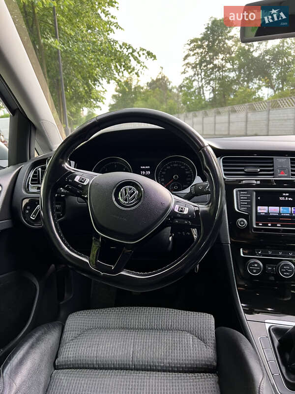 Універсал Volkswagen Golf 2015 в Івано-Франківську