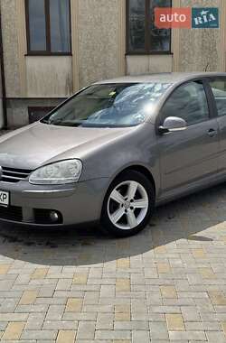 Хэтчбек Volkswagen Golf 2006 в Гайсине
