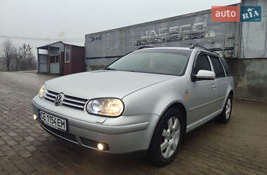 Універсал Volkswagen Golf 2004 в Чернівцях