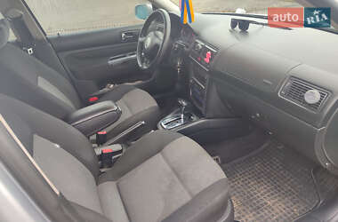 Універсал Volkswagen Golf 2004 в 