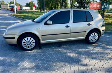 Хетчбек Volkswagen Golf 2002 в Тульчині
