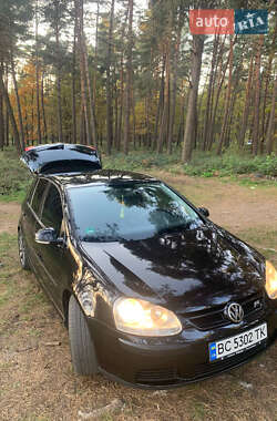 Хэтчбек Volkswagen Golf 2004 в Львове