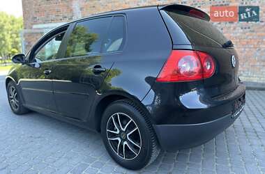 Хетчбек Volkswagen Golf 2006 в 