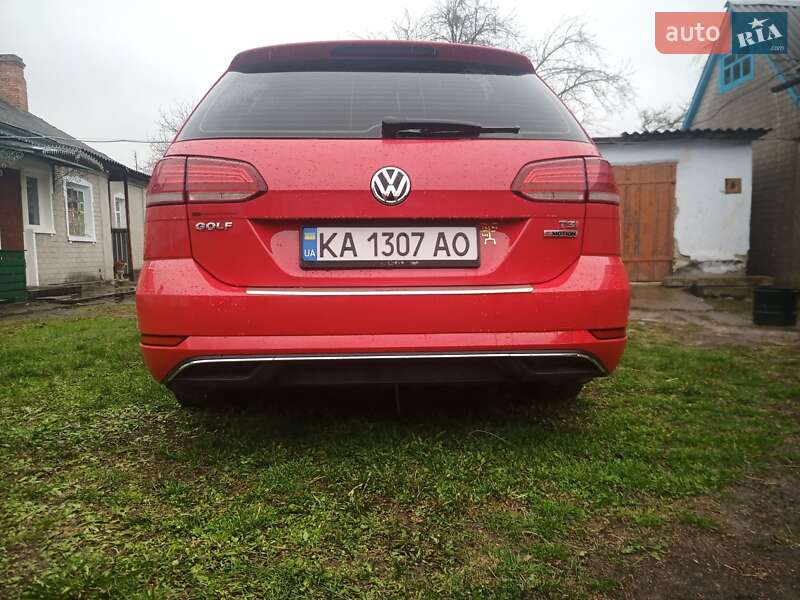 Універсал Volkswagen Golf 2017 в Києві