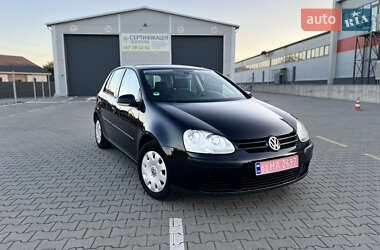Хэтчбек Volkswagen Golf 2005 в Нововолынске