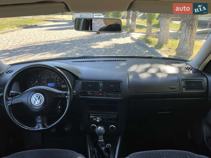 Хэтчбек Volkswagen Golf 1999 в Кропивницком