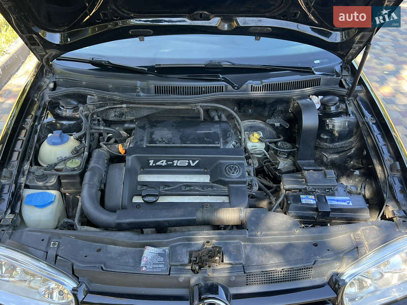 Хэтчбек Volkswagen Golf 1999 в Кропивницком