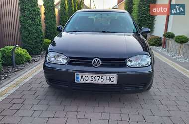 Хэтчбек Volkswagen Golf 2000 в Ужгороде