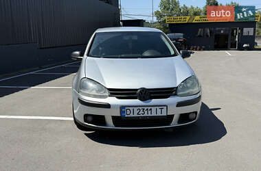 Хетчбек Volkswagen Golf 2004 в Києві