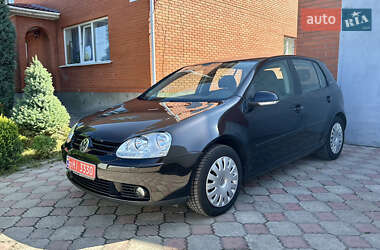 Хэтчбек Volkswagen Golf 2006 в Звягеле