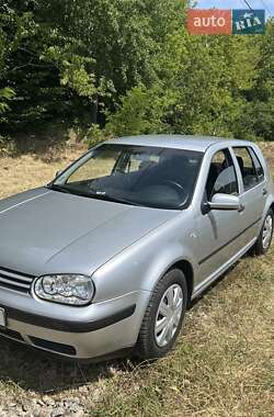 Хэтчбек Volkswagen Golf 2001 в Ивано-Франковске