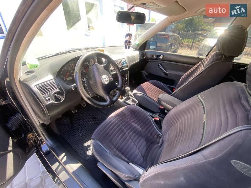 Универсал Volkswagen Golf 1999 в Кременце